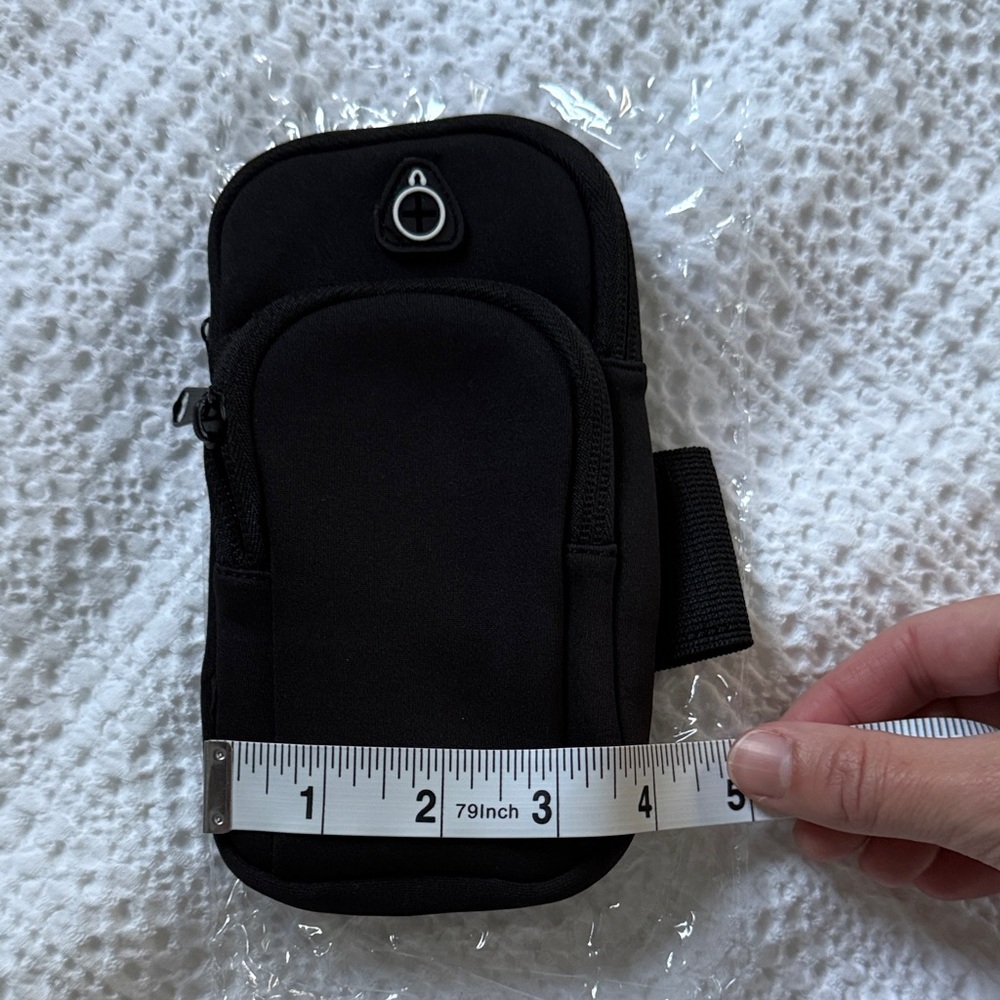 NWOT! Black Arm Pouch with Zipper - Picture 6 of 7